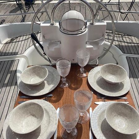 Hotel Sea Bloom - Sleep & Sail In Tejo Lisbona Esterno foto