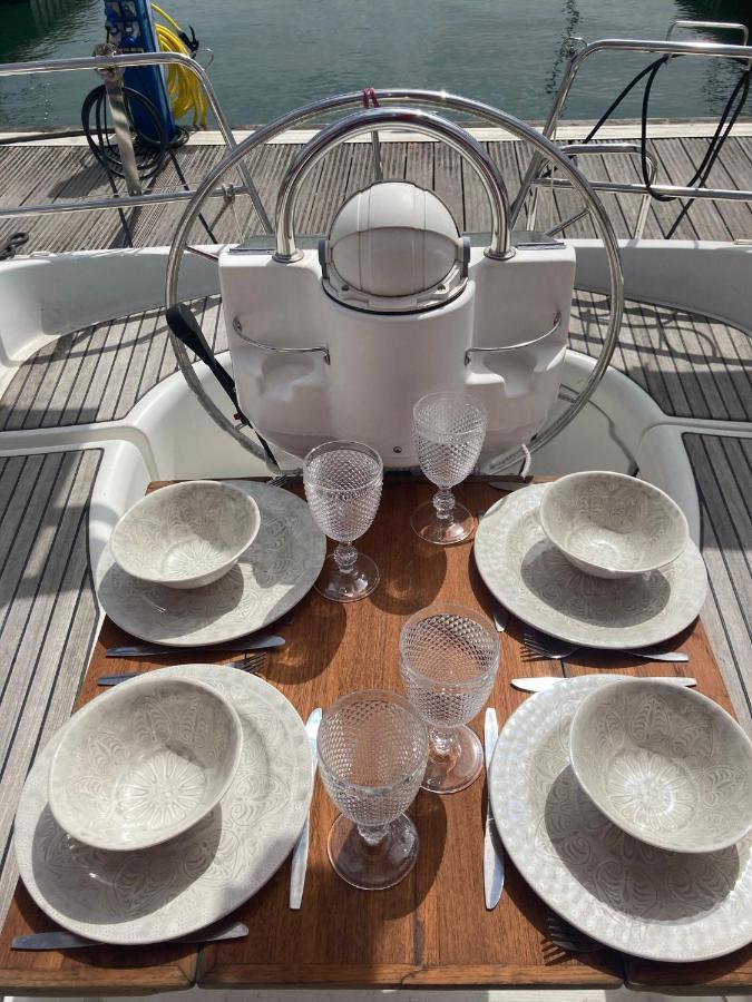 Hotel Sea Bloom - Sleep & Sail In Tejo Lisbona Esterno foto