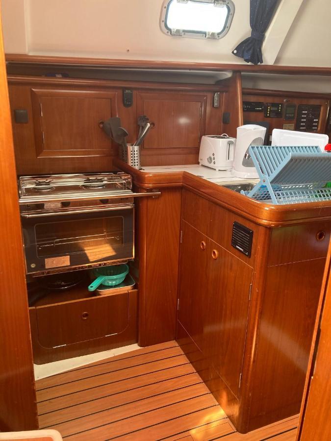Hotel Sea Bloom - Sleep & Sail In Tejo Lisbona Esterno foto