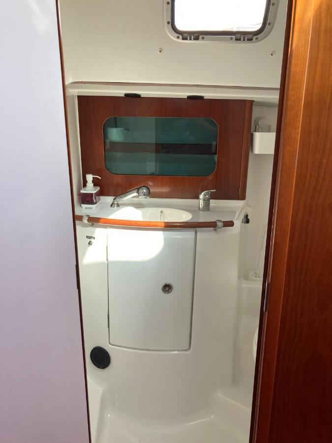 Hotel Sea Bloom - Sleep & Sail In Tejo Lisbona Esterno foto